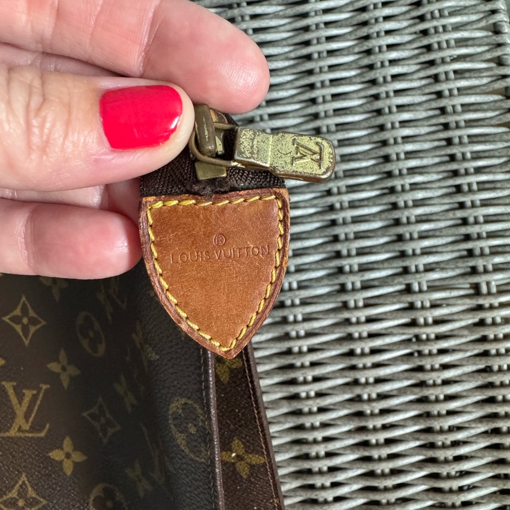 Authentic Louis Vuitton Monogram Cosmetic Clutch Bag - Picture 5 of 6